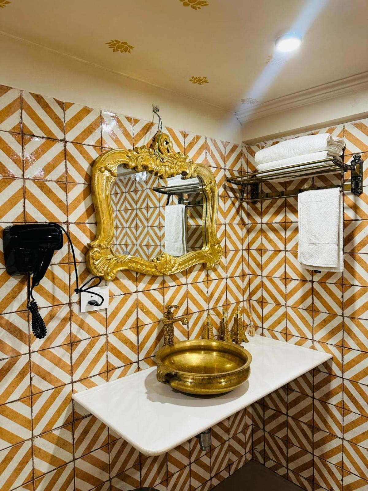 Stay Banaras - A Boutique Hotel バラナシ エクステリア 写真